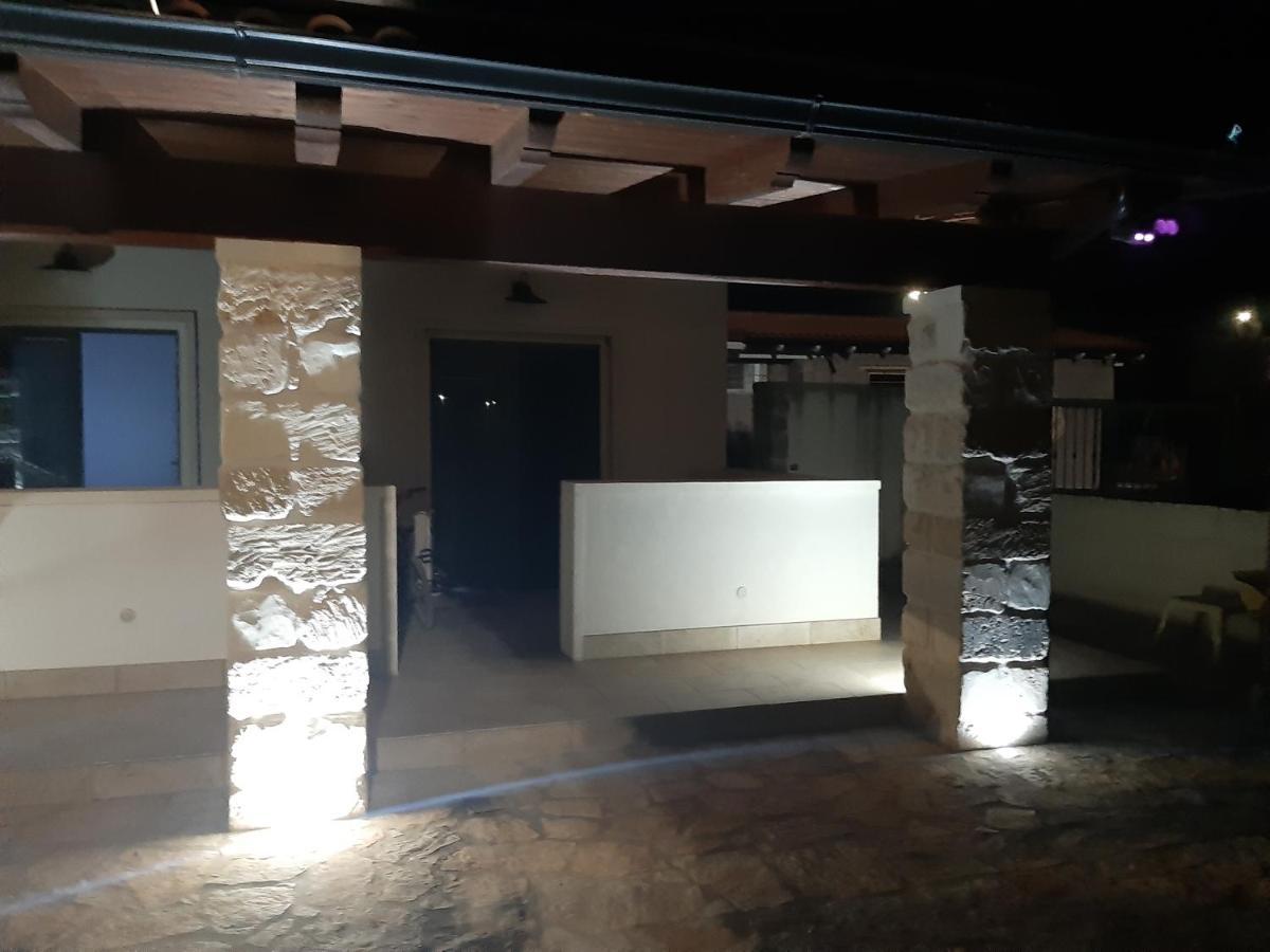 L'Aira Ecchia - Ospitalita Rurale Villa Лече Екстериор снимка
